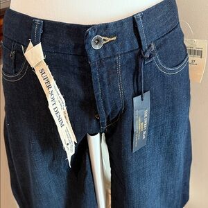 Lucky Brand Jeans The Sweet Jean Boot Cut Contoured Mid Rise 4/27 32” length